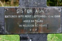 Ditchingham - All Hallows Graveyard - Agnes (Sister) 1968 (2)