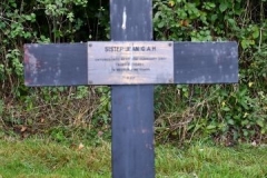 Ditchingham - All Hallows Graveyard - Jean (Sister) 2001 (1)